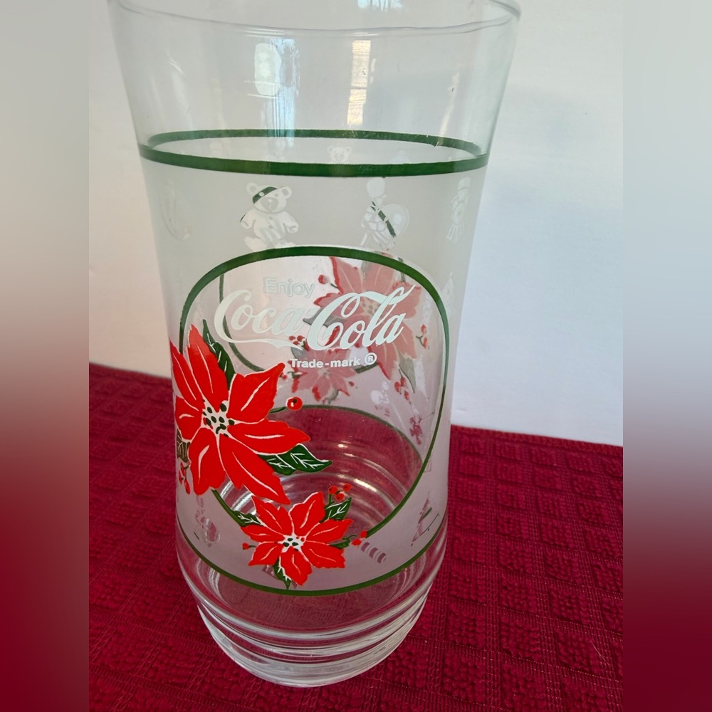 Coca-Cola Christmas Poinsettia Drinking Glasses Vintage - Picture 4 of 9